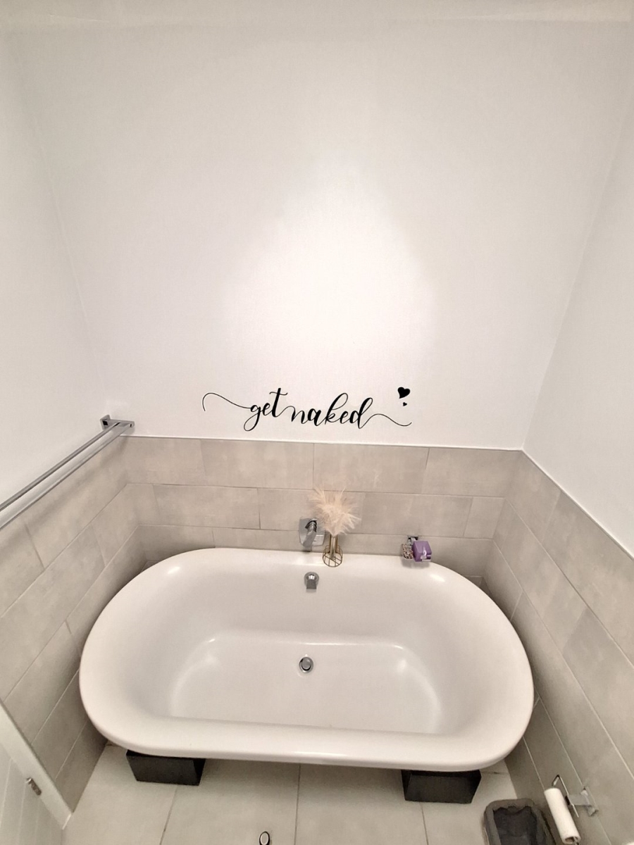 2 Bedroom Property for Sale in Vredekloof Western Cape